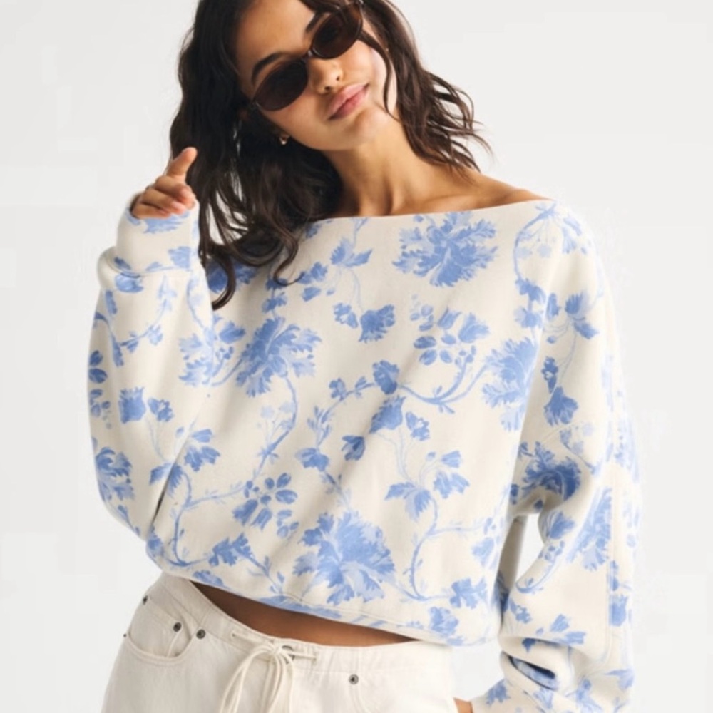 Abercrombie & Fitch Blue Floral Sweatshirt